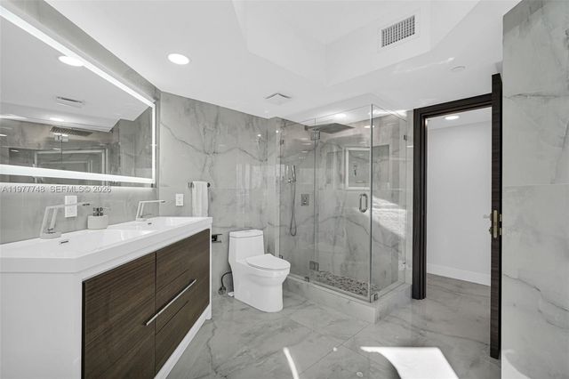 16485 Collins Avenue 738, Sunny Isles Beach, FL 33160