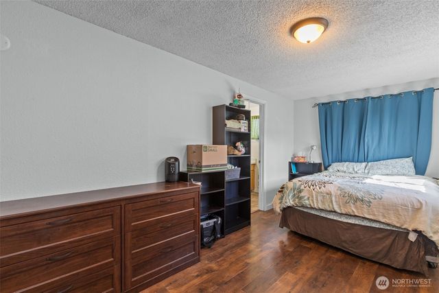 1711 4th Avenue NW, Puyallup, WA 98371