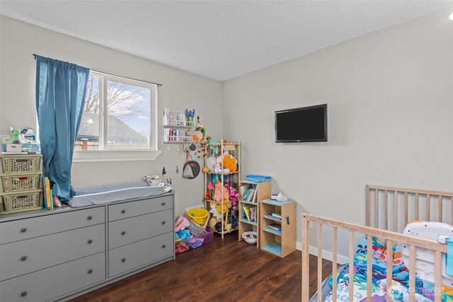 1711 4th Avenue NW, Puyallup, WA 98371