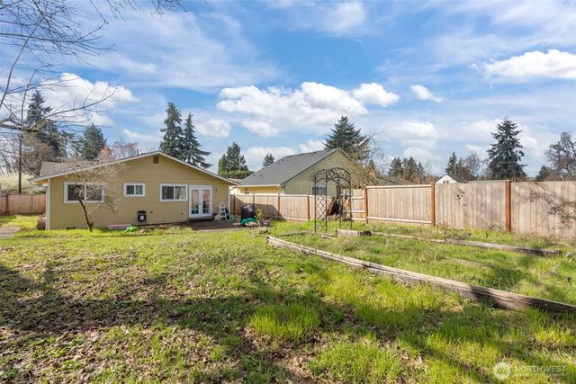 1711 4th Avenue NW, Puyallup, WA 98371