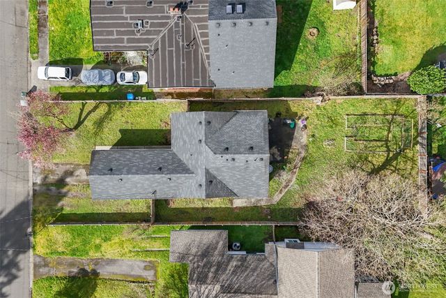 1711 4th Avenue NW, Puyallup, WA 98371