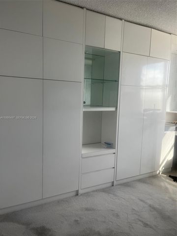 300 Bayview Dr 516, Sunny Isles Beach, FL 33160