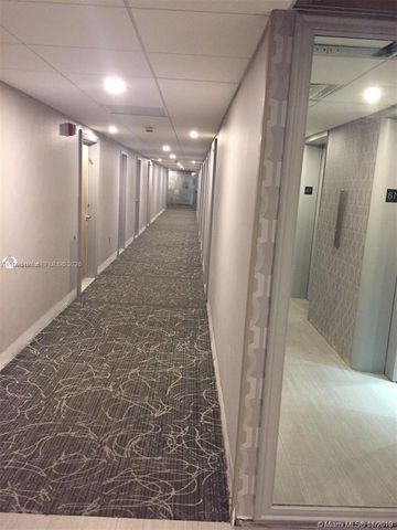 300 Bayview Dr 516, Sunny Isles Beach, FL 33160