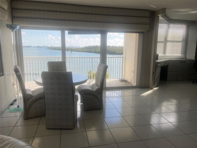 300 Bayview Dr 516, Sunny Isles Beach, FL 33160