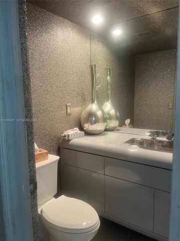 300 Bayview Dr 516, Sunny Isles Beach, FL 33160