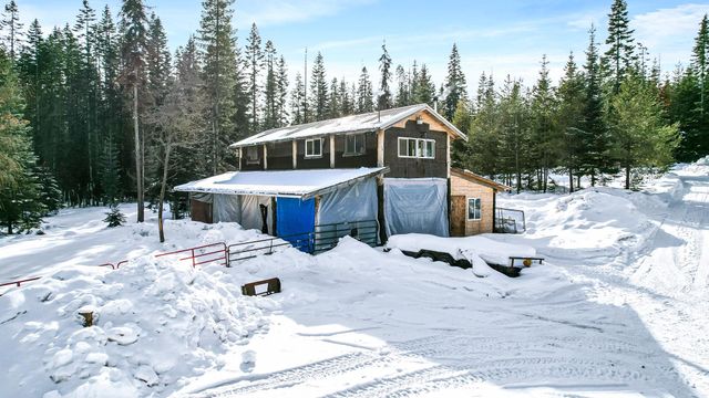 800 Hillcrest Ln, Newport, WA 99156