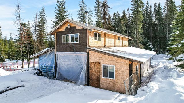 800 Hillcrest Ln, Newport, WA 99156