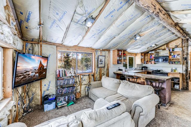 800 Hillcrest Ln, Newport, WA 99156