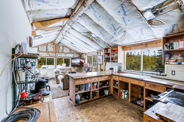 800 Hillcrest Ln, Newport, WA 99156