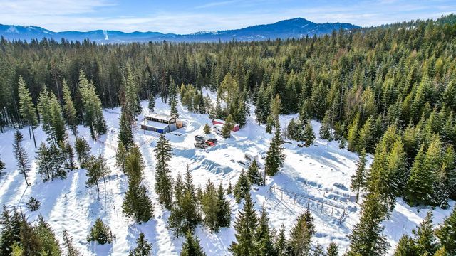 800 Hillcrest Ln, Newport, WA 99156