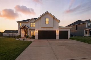 13785 NW 71st Street, Parkville, MO 64152