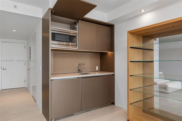 18975 Collins Avenue C1, Sunny Isles Beach, FL 33160