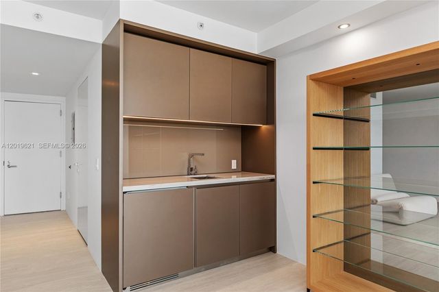 18975 Collins Avenue C1, Sunny Isles Beach, FL 33160