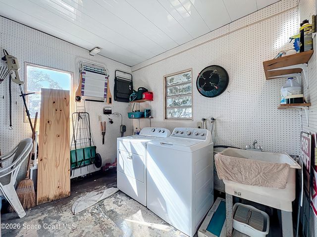 909 Sequoia Street, Barefoot Bay, FL 32976