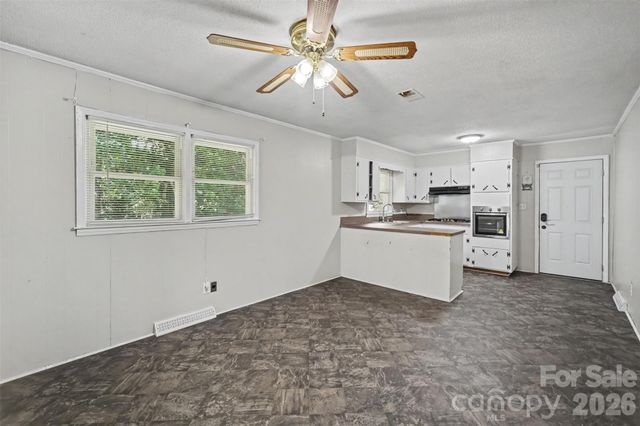 829 Vancouver Lane, Gastonia, NC 28052