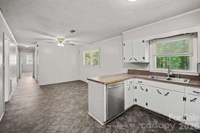 829 Vancouver Lane, Gastonia, NC 28052
