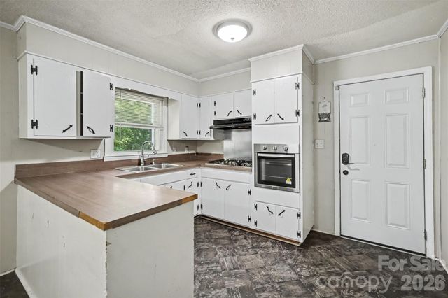 829 Vancouver Lane, Gastonia, NC 28052