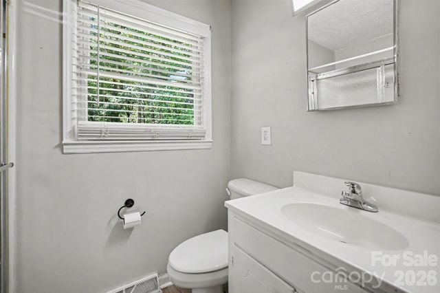 829 Vancouver Lane, Gastonia, NC 28052