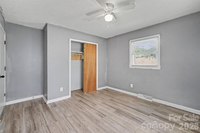 829 Vancouver Lane, Gastonia, NC 28052