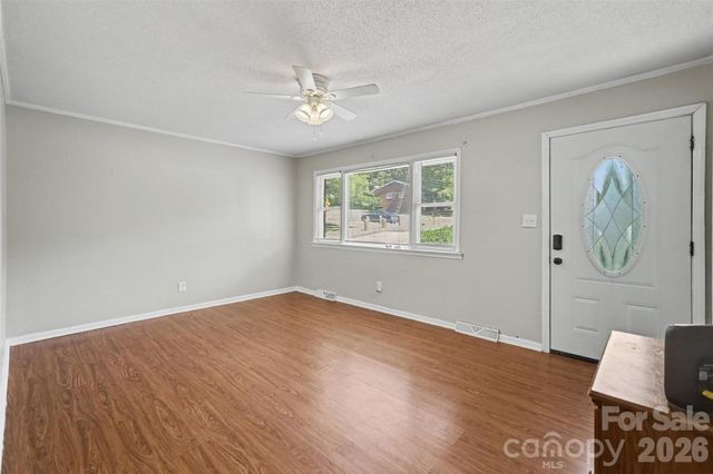 829 Vancouver Lane, Gastonia, NC 28052