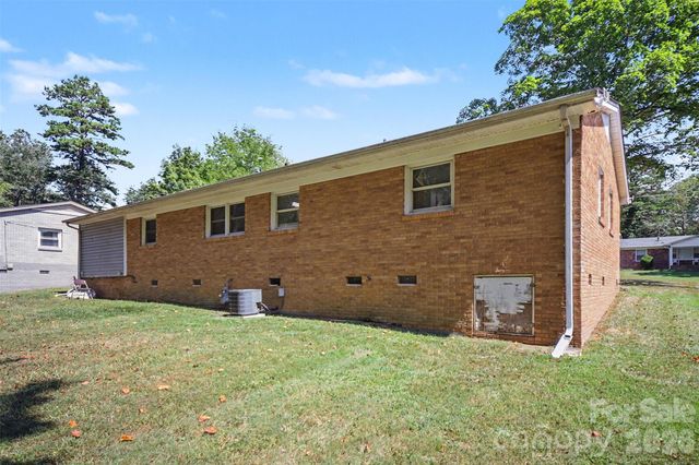 829 Vancouver Lane, Gastonia, NC 28052