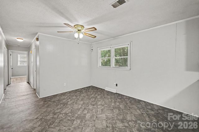 829 Vancouver Lane, Gastonia, NC 28052