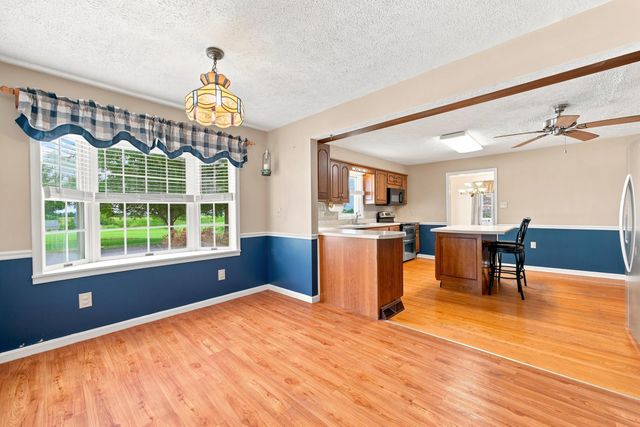 1749 GEORGETOWN RD, Mt Jackson, VA 22842