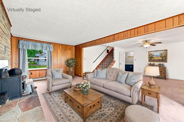 1749 GEORGETOWN RD, Mt Jackson, VA 22842