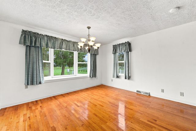 1749 GEORGETOWN RD, Mt Jackson, VA 22842