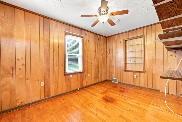 1749 GEORGETOWN RD, Mt Jackson, VA 22842