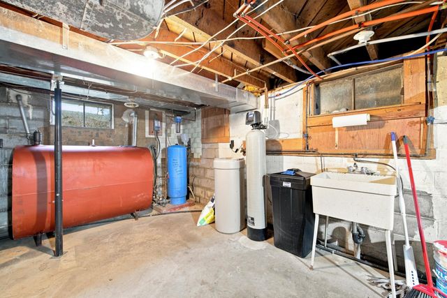 1749 GEORGETOWN RD, Mt Jackson, VA 22842