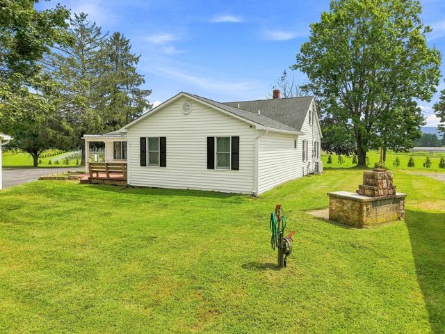 1749 GEORGETOWN RD, Mt Jackson, VA 22842