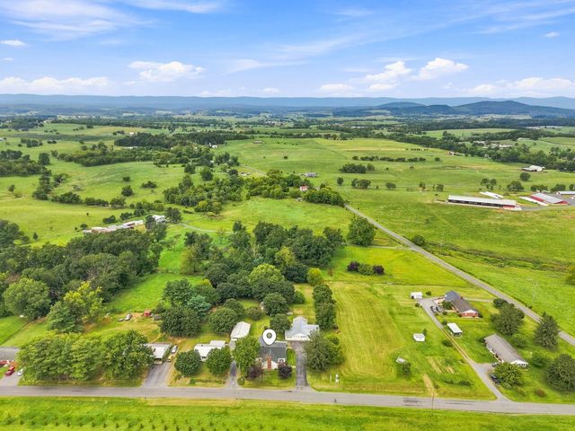 1749 GEORGETOWN RD, Mt Jackson, VA 22842