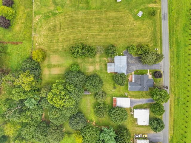 1749 GEORGETOWN RD, Mt Jackson, VA 22842