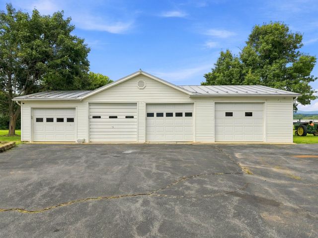 1749 GEORGETOWN RD, Mt Jackson, VA 22842