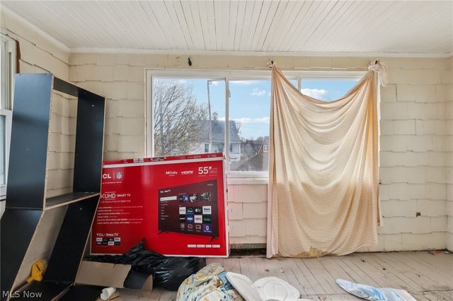 18310 La Salle Avenue, Cleveland, OH 44119