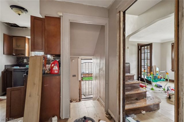 18310 La Salle Avenue, Cleveland, OH 44119