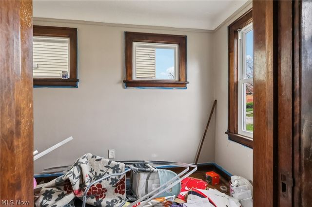 18310 La Salle Avenue, Cleveland, OH 44119