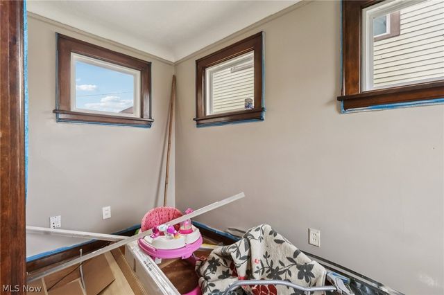 18310 La Salle Avenue, Cleveland, OH 44119