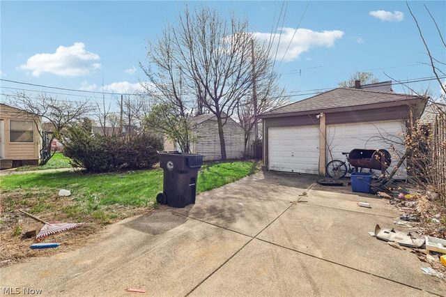 18310 La Salle Avenue, Cleveland, OH 44119