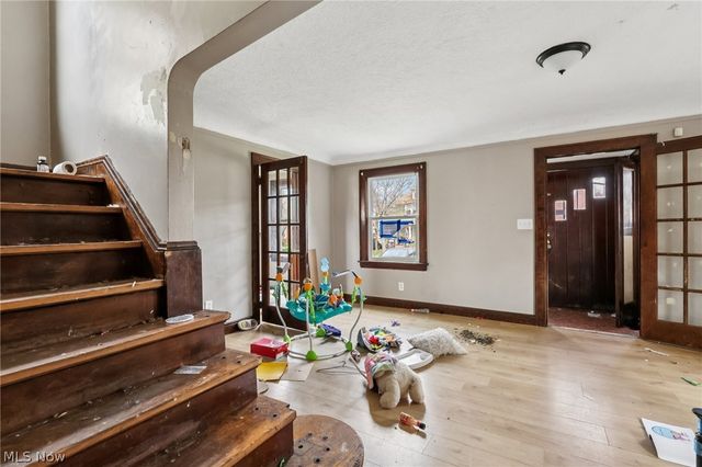 18310 La Salle Avenue, Cleveland, OH 44119