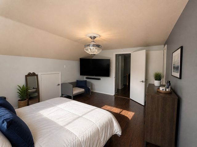 2442 Club Manor Drive, Dallas, TX 75237