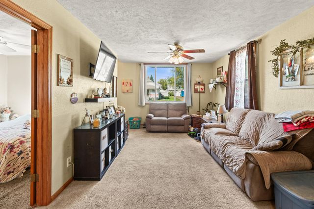 2627 AVENUE A, Council Bluffs, IA 51501