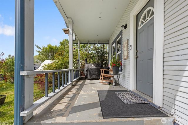 210 Rosewood Street, Woodland, WA 98674