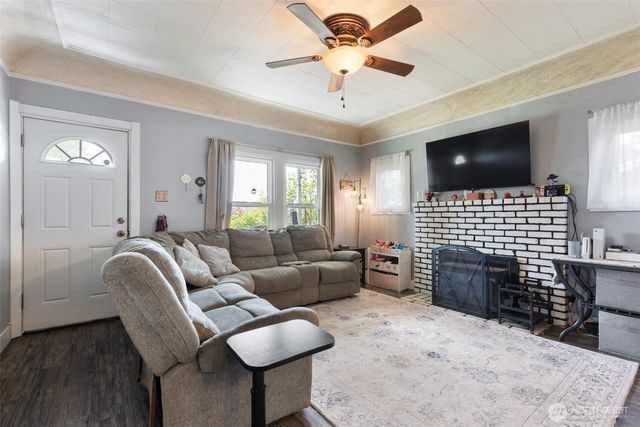210 Rosewood Street, Woodland, WA 98674