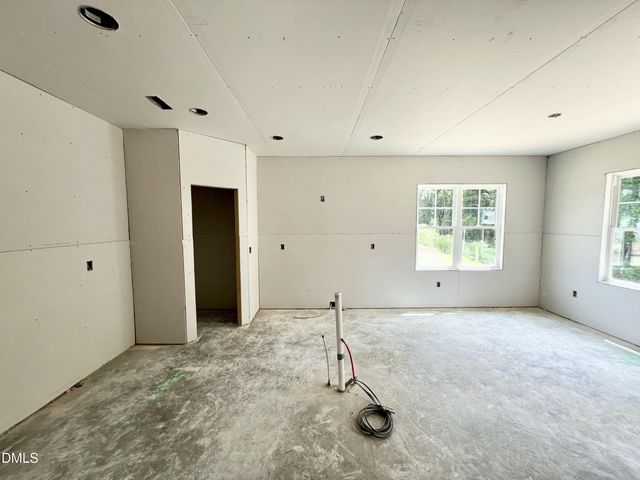 306 Creeks Edge Drive, Pikeville, NC 27863