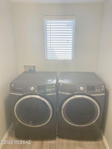 8069 N Painted Feather Drive, Tucson, AZ 85743