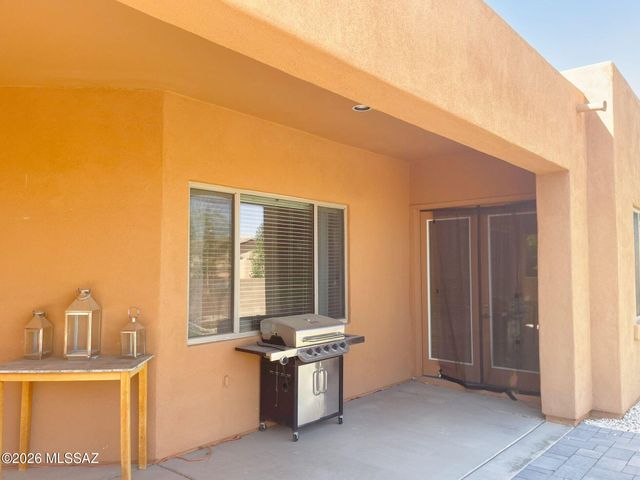 8069 N Painted Feather Drive, Tucson, AZ 85743