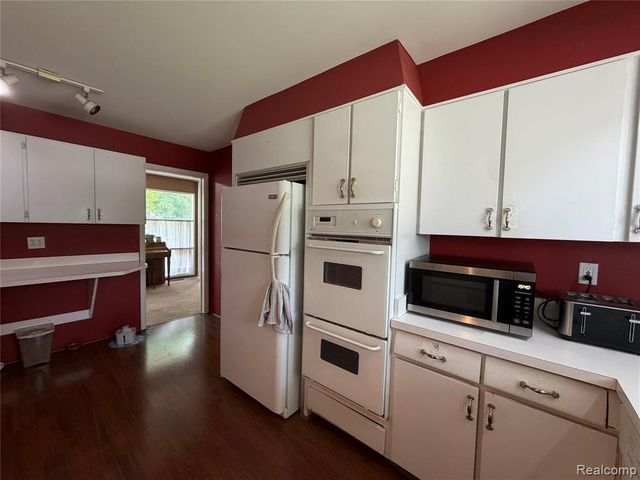 1814 Rockcreek Lane, Flint, MI 48507
