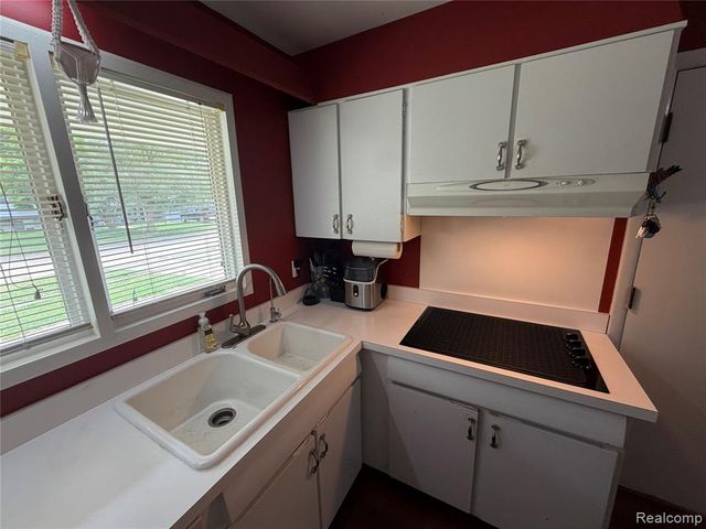 1814 Rockcreek Lane, Flint, MI 48507